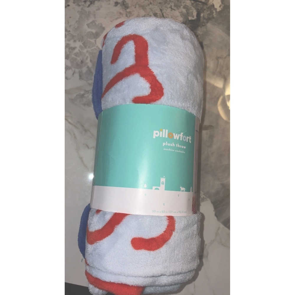 Pillowfort - Patisserie Paris Plush Throw in Light Gray and Royal Blue 50x60
